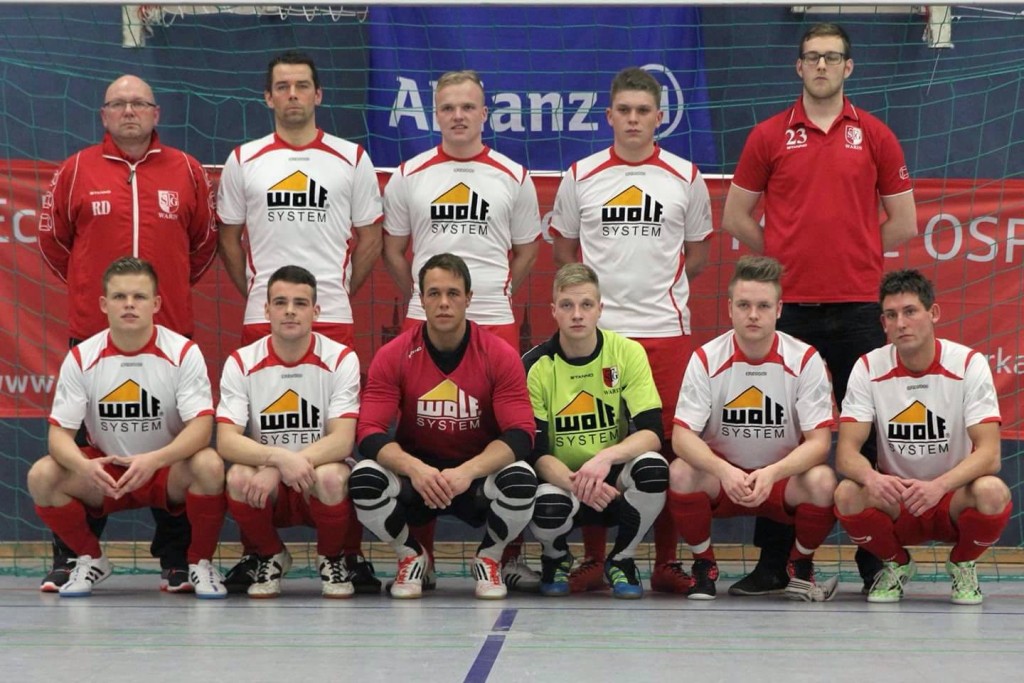 © TSG Warin | Die TSG Mannschaft in Doberan. Von links hinten, Interimscoach Raymond Deutsch, Marco Prüter, Rene Schreiber, Hannes Brandenburg, Betreuer Jano Stapelmann. Von links vorn, Christoph Thom, Patrick Wichmann, Philipp Schröder, Tim Linstädt, Thilo Bründel und Enrico Wehr.