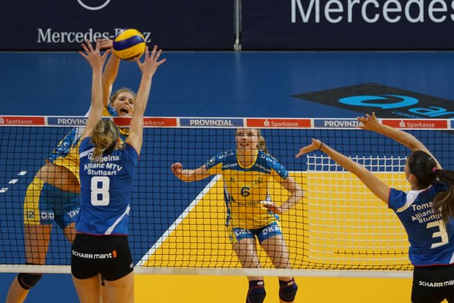 © MidiGrafie | Die Studentinnen Anja Brandt und Jennifer Geerties freuen sich auf einen ruhigen Sommer