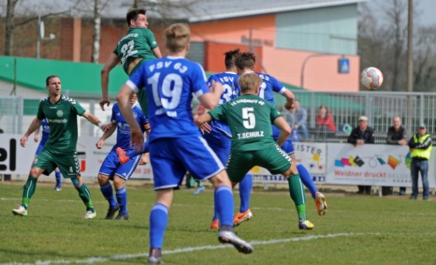 © upahl.de | Nach seinem Pokaltor in der vergangenen Woche ist bei Marcel Kunstmann nun auch in der Regionalliga der Knoten endlich geplatzt - 2:0 in der 34. Minute!