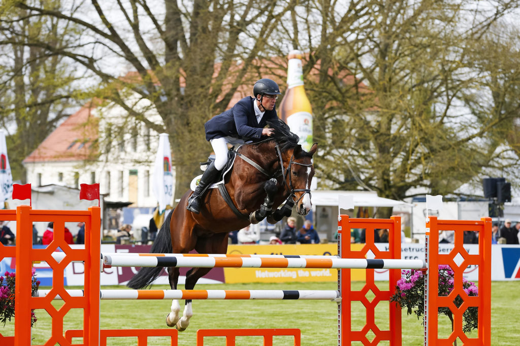 &copy; Thomas Hellmann  | Michael Kölz und FST Dipylon gewannen beim Pferdefestival Redefin die erste Prüfung der Großen Tour. 