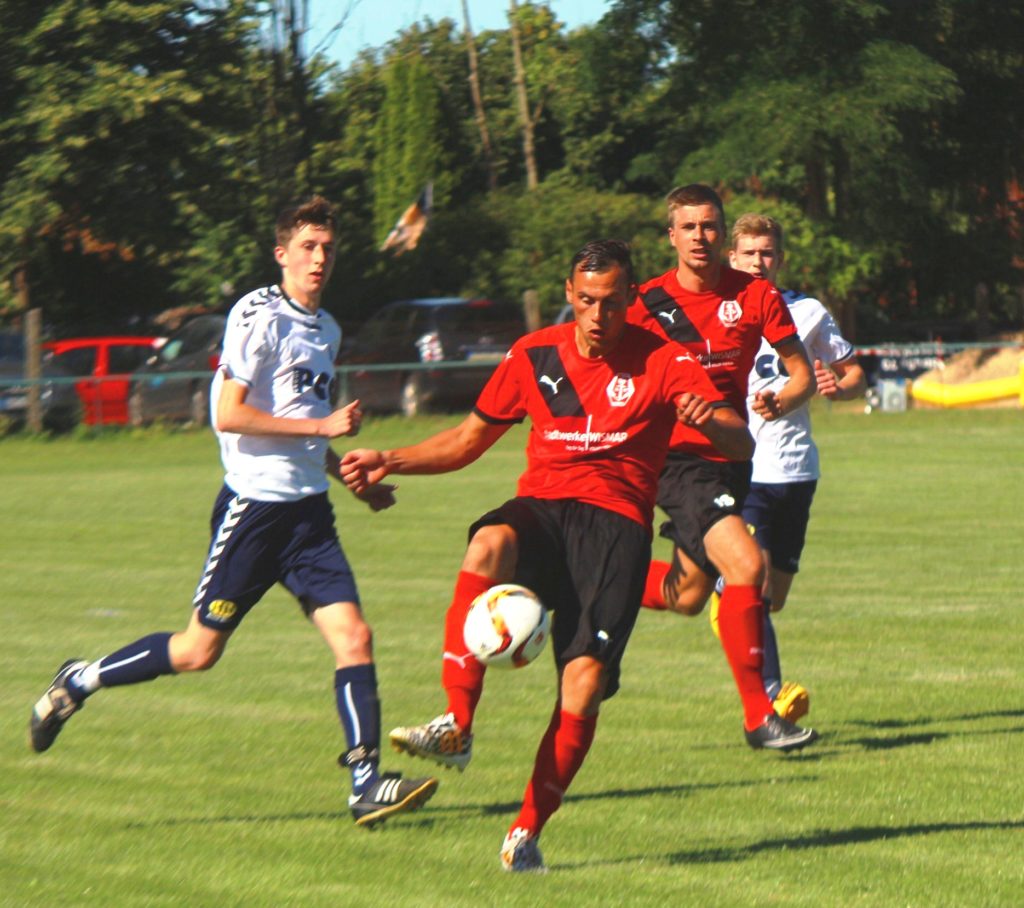 © FC Anker Wismar Ankers Torjäger Clemens Lange führt mit 18 Toren die Torschützenliste der Oberliga an, Am Spieltag feiert “Linge” seinen 30. Geburtstag