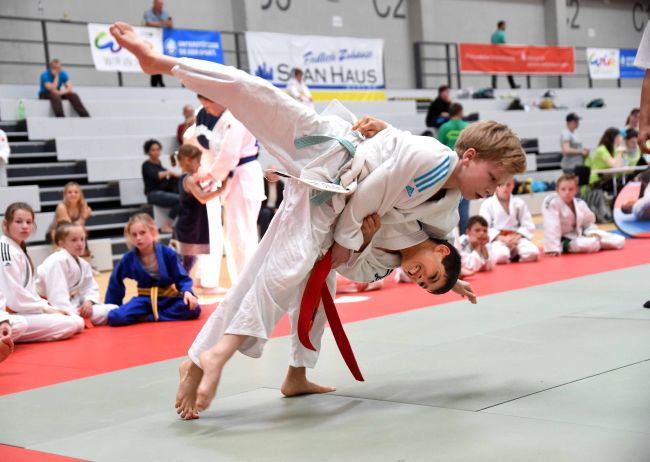 &copy; Dietmar Albrecht