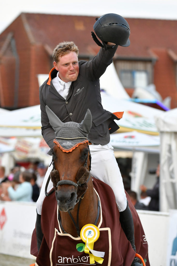 © Foto Frieler | 2 / 2 – Jan Wernke und Queen Mary gewinnen das Championat von Lübzer und VITALHOTELs ambiente Bad Wilsnack