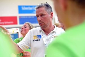 © Dietmar Albrecht Trainer Tilo Labs und seine Mannschaft wollen nicht nur die Grippewelle bekämpfen