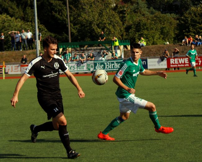 © Bernhard Knothe | Philipp Ostrowitzki hatte im ersten Durchgang die Möglichkeit zur Führung, doch sein Schuss landete am Pfosten. Am Ende siegte der FC Anker Wismar beim SV Grün Weiß Brieselang mit 4:1