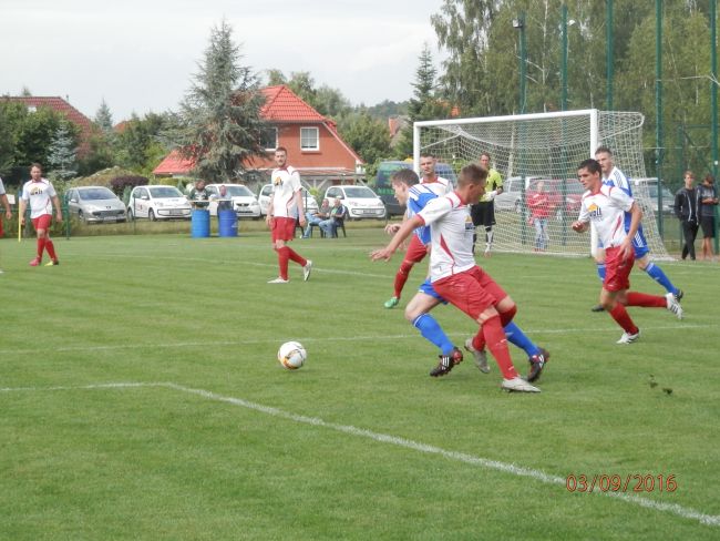 &copy; U.Kolbusa | Am nötigen Einsatz, hier mit Hannes Brandenburg vorn und Matthias Schmidt, mangelte es zuletzt beim Pokal in Bölkow nicht, aber nun müssen auch wieder die spielerischen Mittel im TSG Team zum tragen kommen.