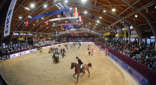 © Stefan Lafrentz | Die Graf von Lindenau-Halle in Neustadt ist im Januar 2017 wieder Gastgeber des CSI Neustadt-Dosse. 