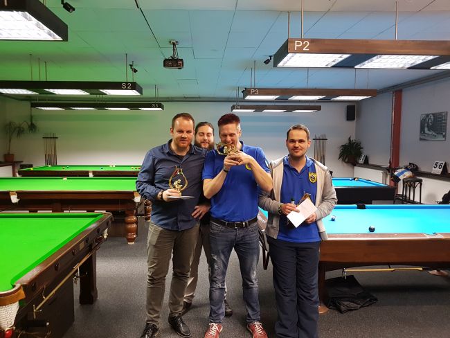 © Break In Schwerin | Gewinner Pool v.l.n.r. Alexander Siewert 2. Platz, Marc Trepte/Turnierleiter, Felix Gerlach 1. Platz, Tom Gätke 3. Platz